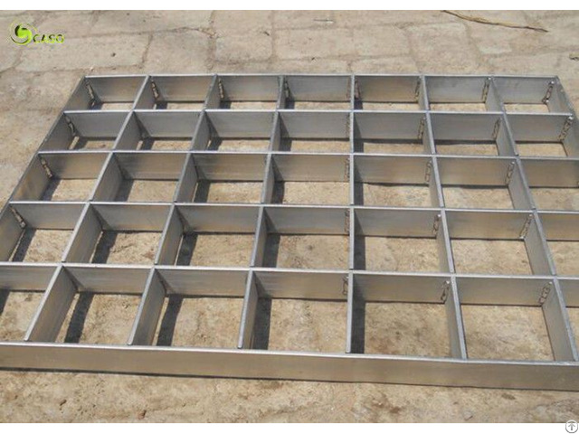 Heavy Duty Square Perforated Catwalk Steel Bar Drainage Trench Grating Treads