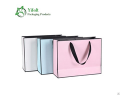 Low Moq Custom Printed Luxury Shopping Paper Gift Bags With Uv Spot Logos Print