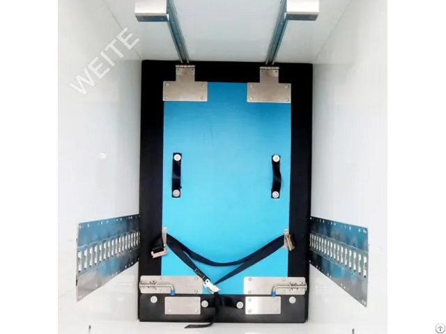 Orbit Type Insulated Bulkhead For Trucks