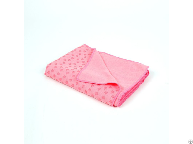 Wholesale Eco Friendly Microfiber Non Slip Yoga Mat Towel With Pvc Grip Dots