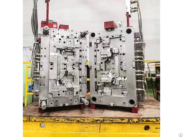 China Plastic Injection Moulds Manufacturer