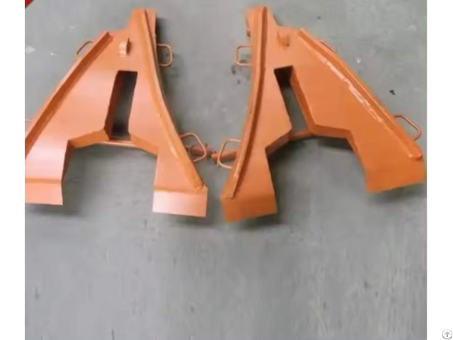 Rail Rerailer Device For Railway Maintenance