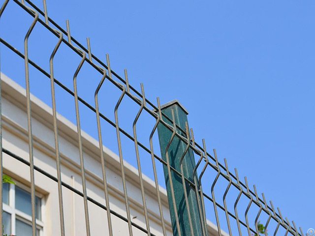 Curved Wire Mesh Fence