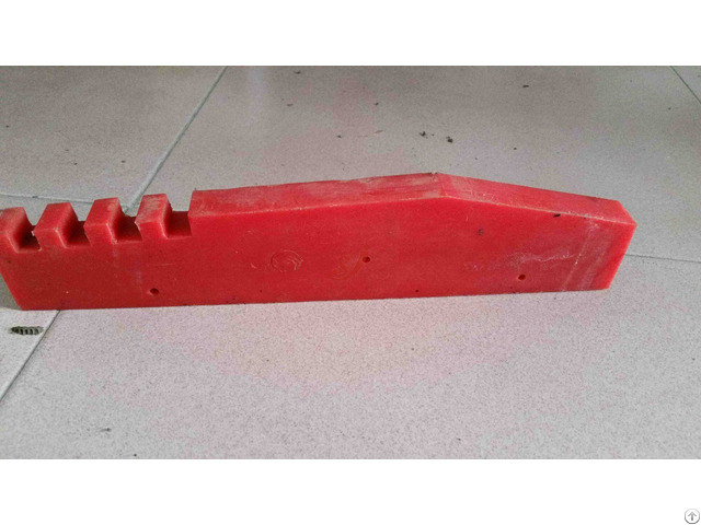 Shaker Screen Wedge Block