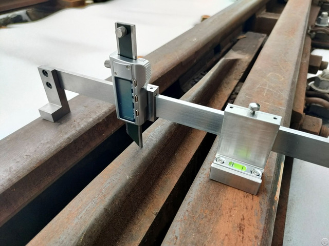 Lj Zcm A Digital Rail Frog Wear Gauge