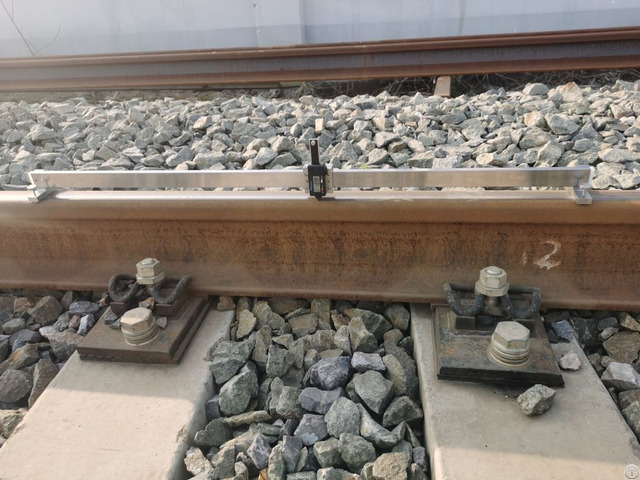 Lj Bm A Digital Rail Corrugation Gauge