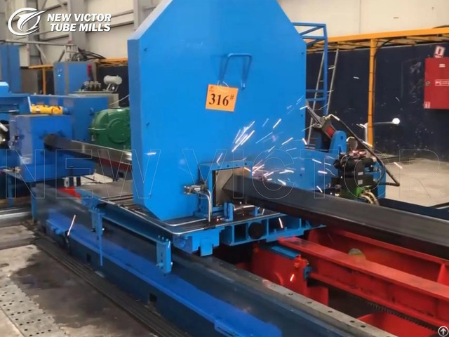 Automatic Cold Cutting Flying Saw Machine Used In Pipe Tube Mill Line