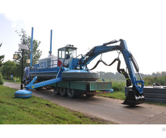 Amphibious Aquatic Weed Harvester Lake Cleaning Boat For Canal River And Wetland Projects