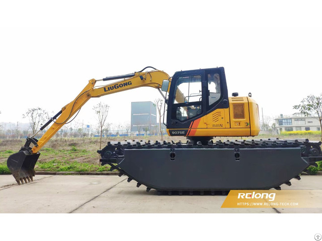 Relong Amphibious Excavator Working For Wetlands Swamps And Shallow Water