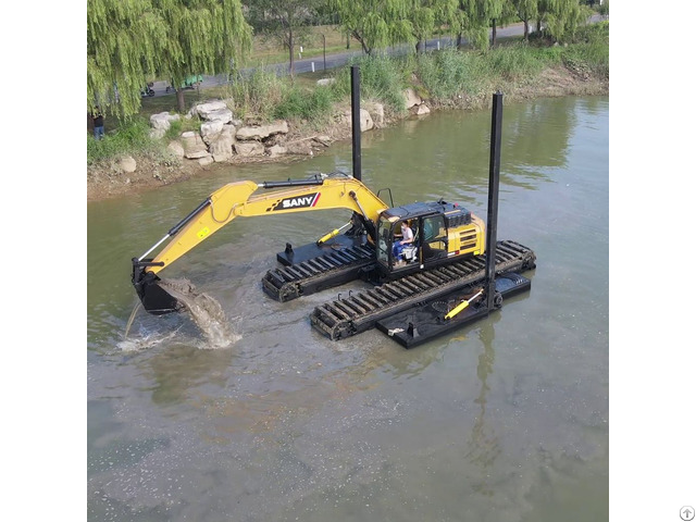 Relong Amphibious Excavator For Wetlands And Shallow Water