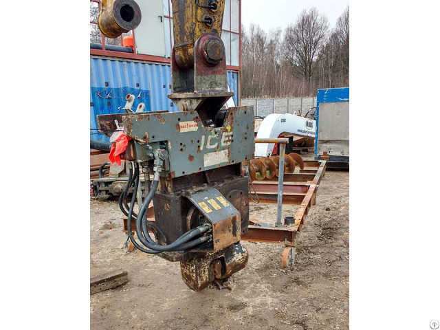 Used Vibro Hammer Ice 428b To Work On A Crane