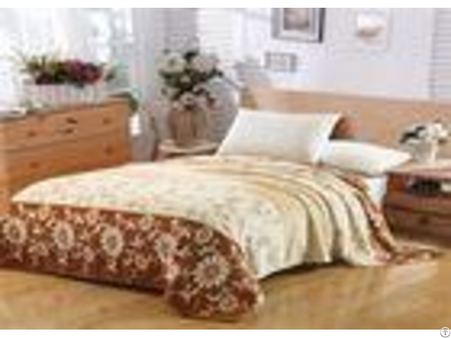 Floral Pattern Flannel Fleece Blanket Single Layer With Machine Made Fold Border 1cm Technics