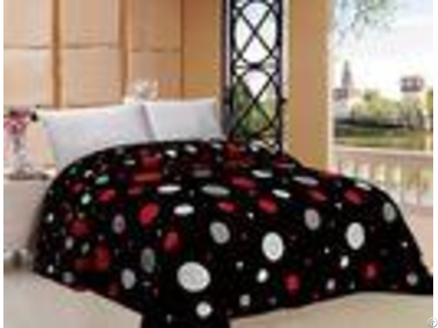 Colorful Graphic Winter Quilt Sets With Fluffy 100 Percent Polyester Filling