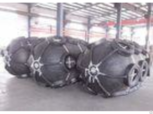 Yokohama Pneumatic Marine Rubber Fender Used For Protecting Vessels And Docks