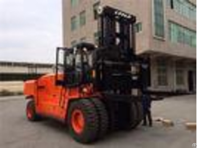 6700mm Raduis 25 Ton Forklift Container Moving Equipment 4400mm Wheelbase