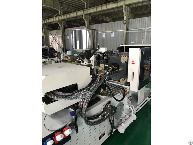 Hc140 140ton 1400kn Clamping Force General Purpose Plastic Injection Molding Machine