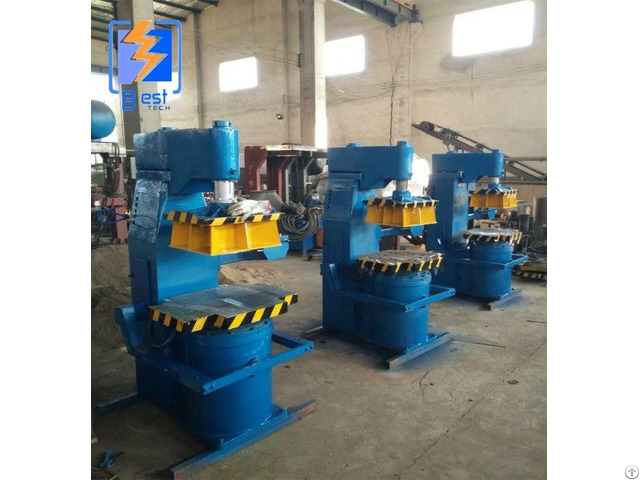 Sand Molding Machine In Foundry